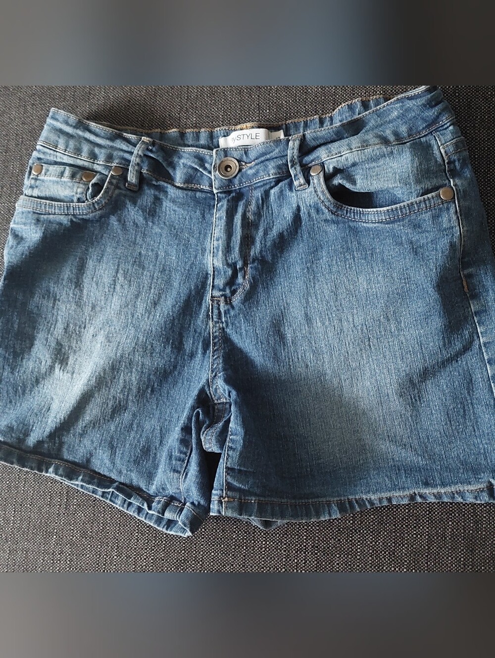 Women’s Blue Denim Shorts, Size 6